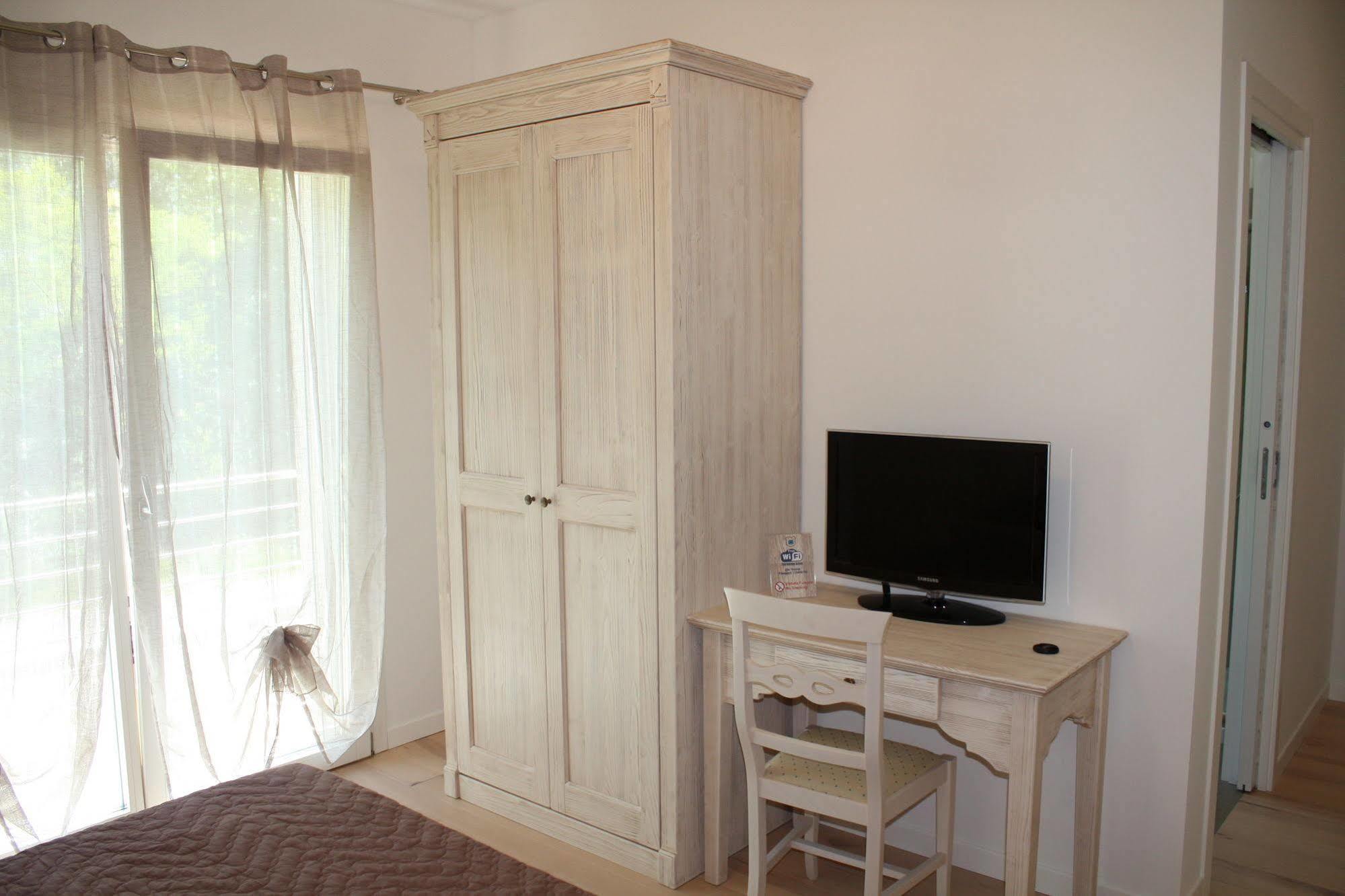 Sernaglia della Battaglia Elis' Rooms מראה חיצוני תמונה